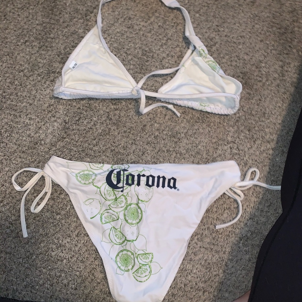 Corona Bikini - Picture 3 of 3